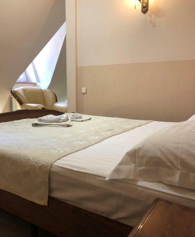 Hotel Boutique Tovmed Vinnytsia Quarto foto